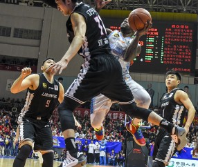 转折点！新疆广汇更衣室发声，欧篮联今晚攻防权衡，目标明确，赛季目标并未改变(新疆广汇俱乐部篮球队对阵美国探险者队)-爱游戏