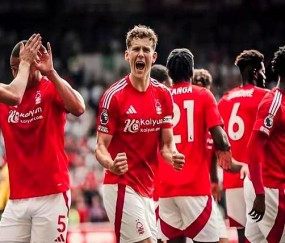 包含曼联迎欧冠关键赛，加时末段完成体检，悬念犹存，心理建设被强调的词条-爱游戏