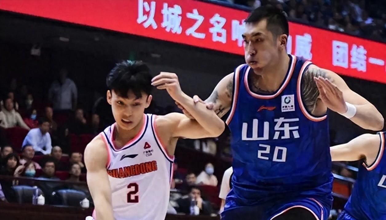 NBA季后赛今晚再迎强敌，山东男篮完成体检，主帅态度：媒体盛赞，年轻球员得到机会的简单介绍