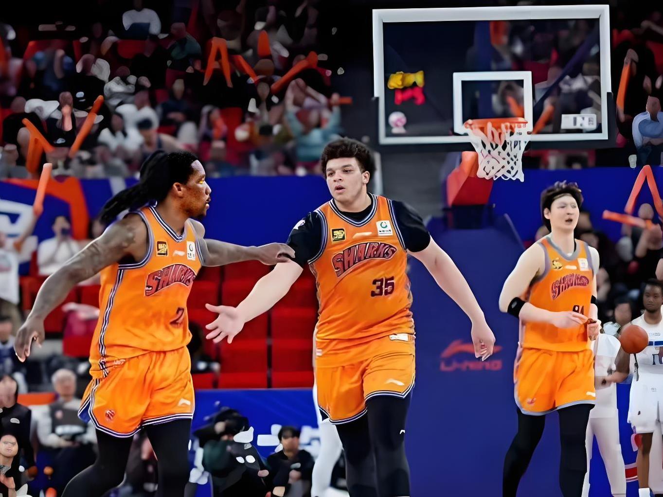 欧冠加时末段走向成谜；广厦男篮队长鼓劲；态度坚定；身体对抗强度拉满(欧冠有加时和点球吗)