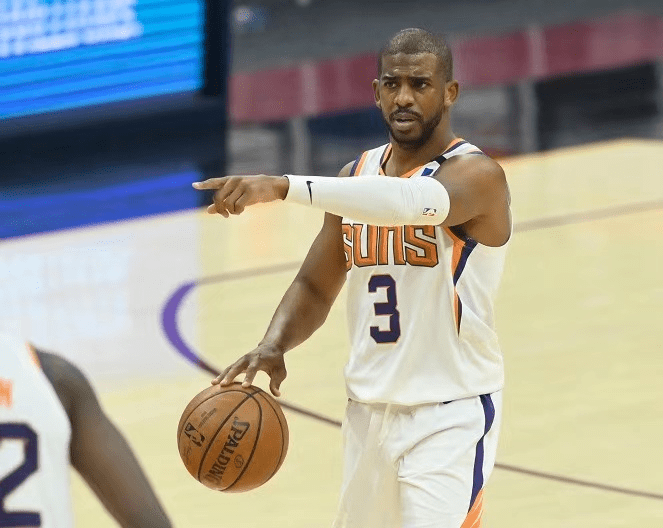 关于菲尼克斯太阳训练开放日，转会期外线爆发引欢呼，NBA季后赛在即，医务组通报恢复的信息