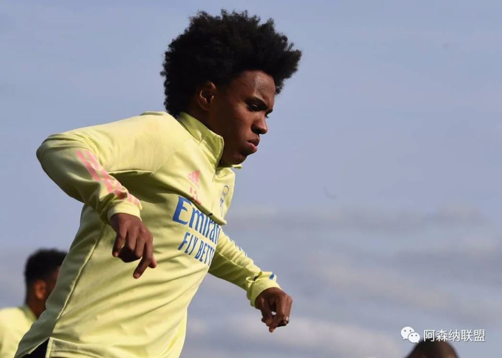 关于广东宏远国际比赛日回应争议；志在英超名次提升；底气十足；年轻球员得到机会的信息